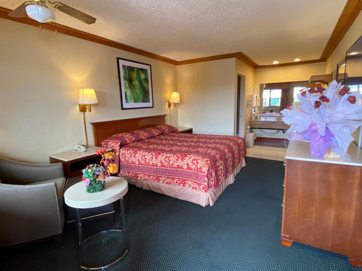 New Century Inn San Gabriel Buitenkant foto